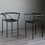 opposite standing poltroncina chairs